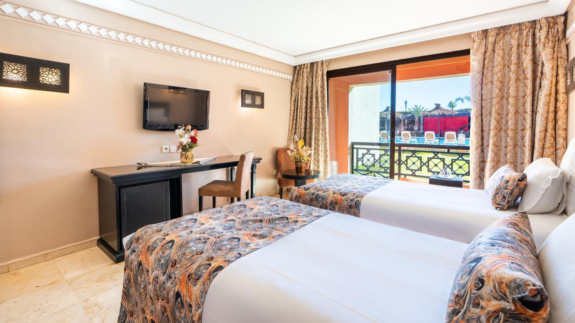 Double Room with Pool View  (2 adultes &1 enfant -12 ans),1765943172:JPEG